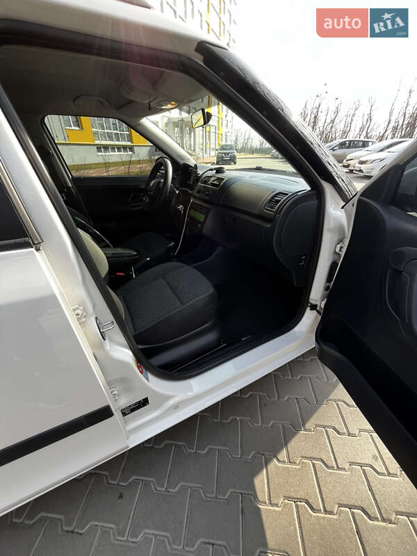 Универсал Skoda Fabia 2012 в Обухове