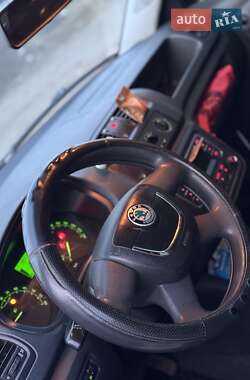 Хэтчбек Skoda Fabia 2011 в 