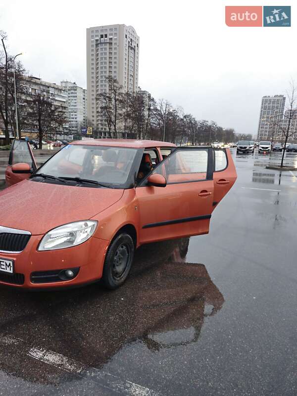 Хетчбек Skoda Fabia 2007 в Києві