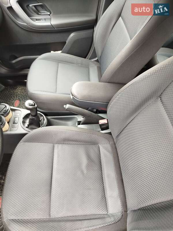 Універсал Skoda Fabia 2011 в Дніпрі