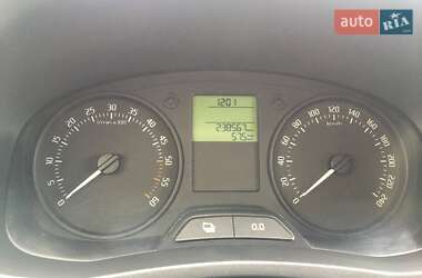 Хэтчбек Skoda Fabia 2014 в 
