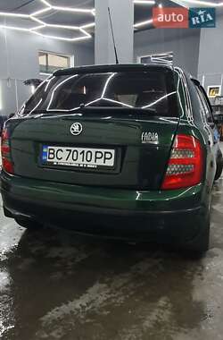 Хэтчбек Skoda Fabia 2001 в 