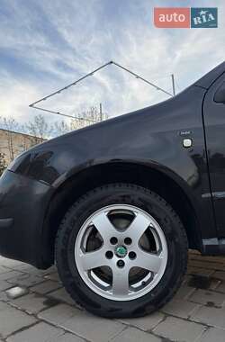 Хетчбек Skoda Fabia 2002 в 