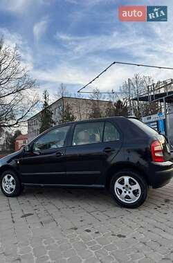 Хетчбек Skoda Fabia 2002 в 