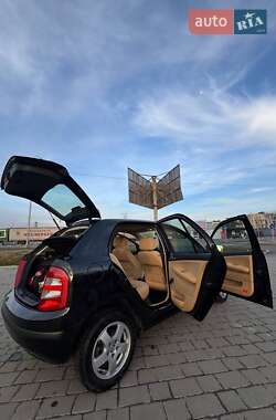 Хетчбек Skoda Fabia 2002 в 