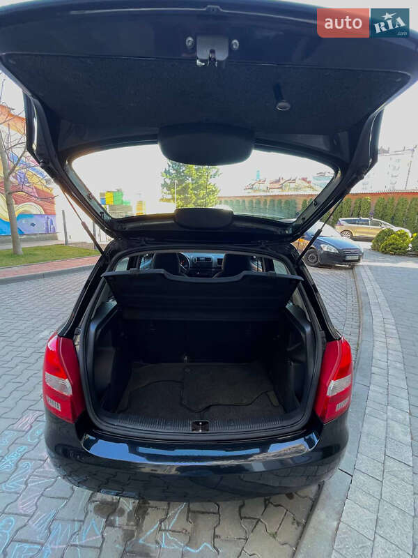 Хетчбек Skoda Fabia 2010 в Івано-Франківську