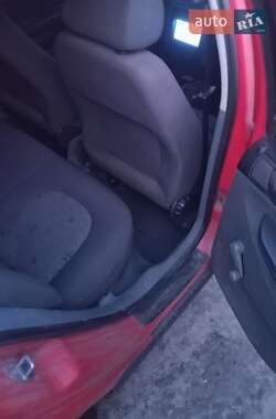 Хэтчбек Skoda Fabia 2002 в 