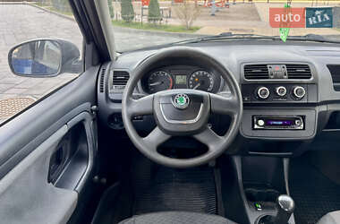 Хэтчбек Skoda Fabia 2009 в 