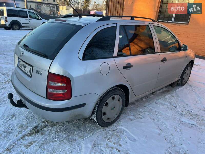 Универсал Skoda Fabia 2004 в Звягеле