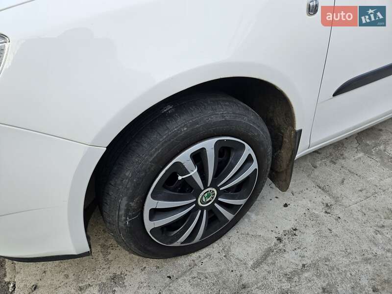 Хетчбек Skoda Fabia 2010 в Рівному