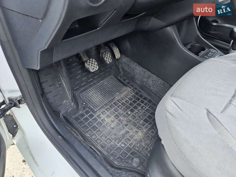 Хетчбек Skoda Fabia 2010 в Рівному