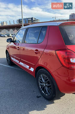 Хэтчбек Skoda Fabia 2010 в 