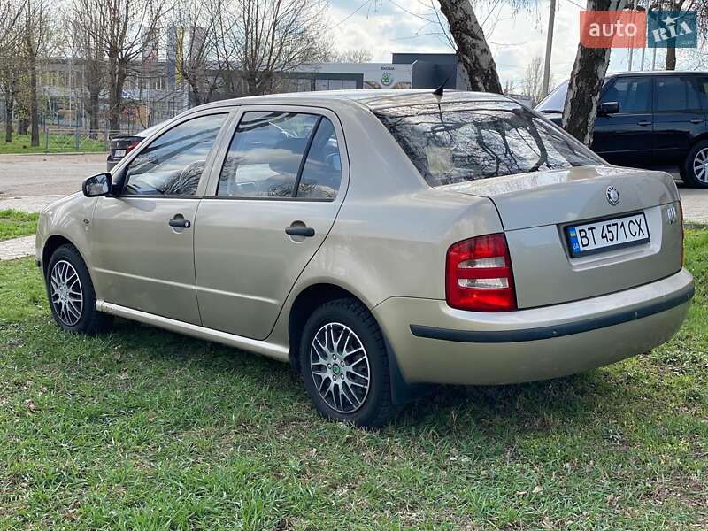 Седан Skoda Fabia 2004 в Николаеве