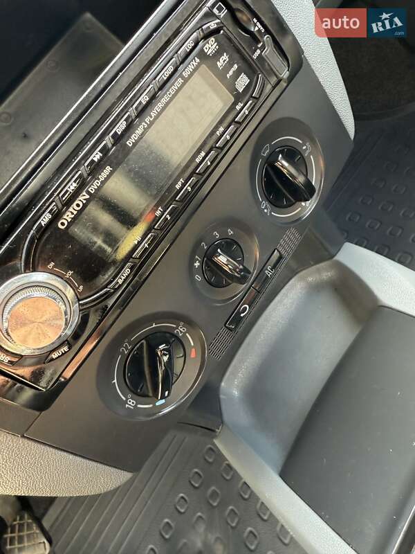 Седан Skoda Fabia 2004 в Николаеве