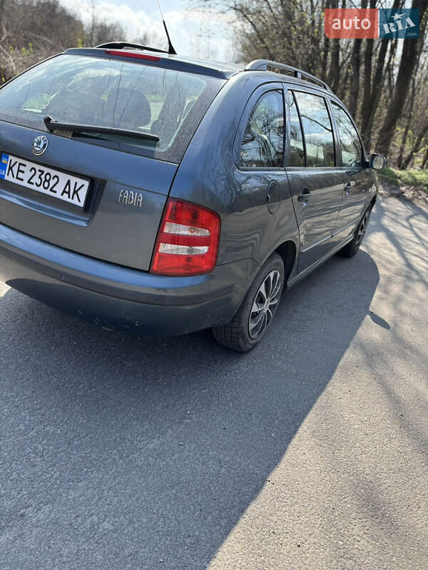 Универсал Skoda Fabia 2004 в Днепре