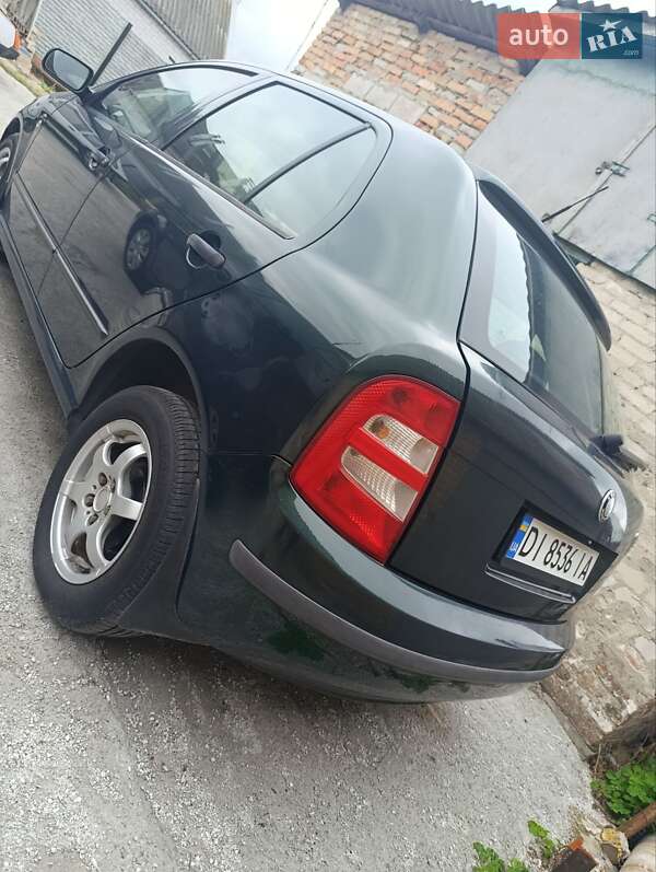 Хэтчбек Skoda Fabia 2001 в Запорожье