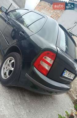 Хэтчбек Skoda Fabia 2001 в 