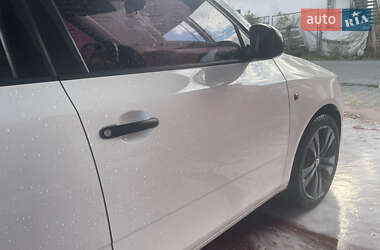 Хэтчбек Skoda Fabia 2012 в 