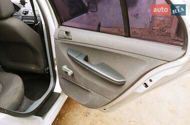 Седан Skoda Fabia 2003 в 