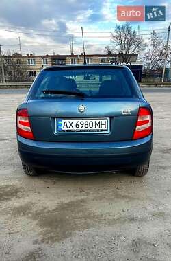 Хэтчбек Skoda Fabia 2005 в 