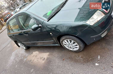 Хетчбек Skoda Fabia 2000 в 