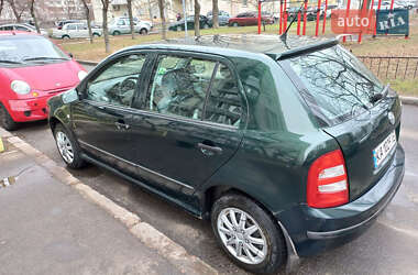 Хетчбек Skoda Fabia 2000 в 