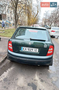 Хетчбек Skoda Fabia 2000 в 