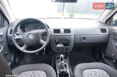 Хэтчбек Skoda Fabia 2005 в 
