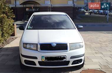 Хэтчбек Skoda Fabia 2006 в 