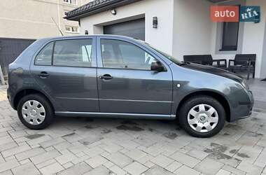 Хэтчбек Skoda Fabia 2005 в 