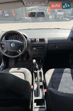 Хэтчбек Skoda Fabia 2004 в 