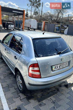 Хэтчбек Skoda Fabia 2004 в 