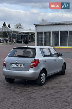 Хэтчбек Skoda Fabia 2014 в 
