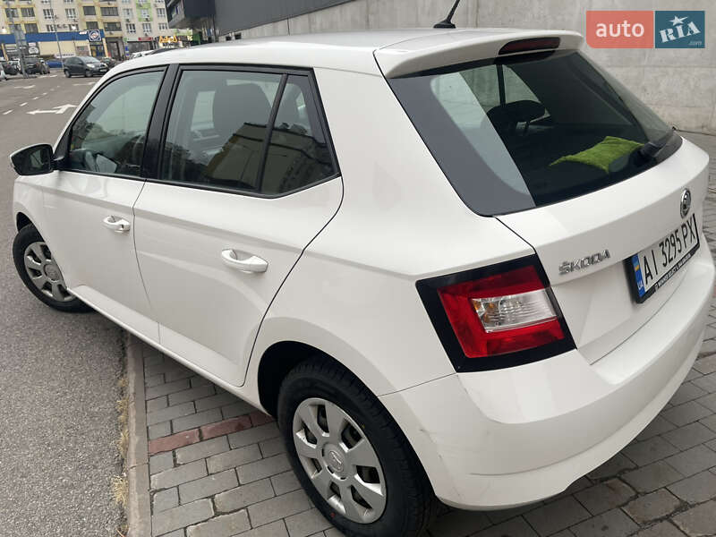 Хэтчбек Skoda Fabia 2017 в Киеве