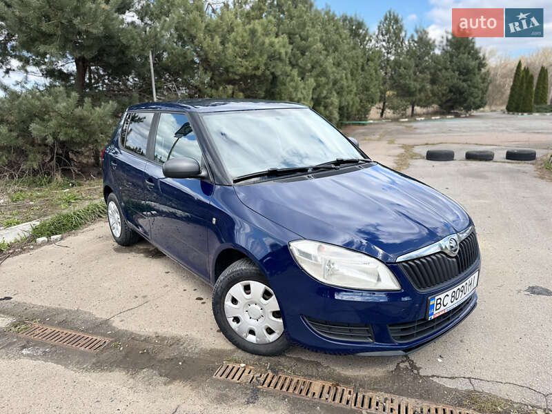 Хэтчбек Skoda Fabia 2014 в 