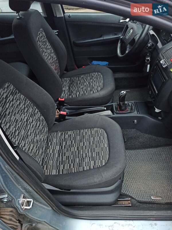 Универсал Skoda Fabia 2004 в Харькове