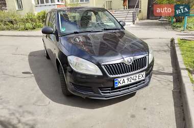 Хэтчбек Skoda Fabia 2014 в 