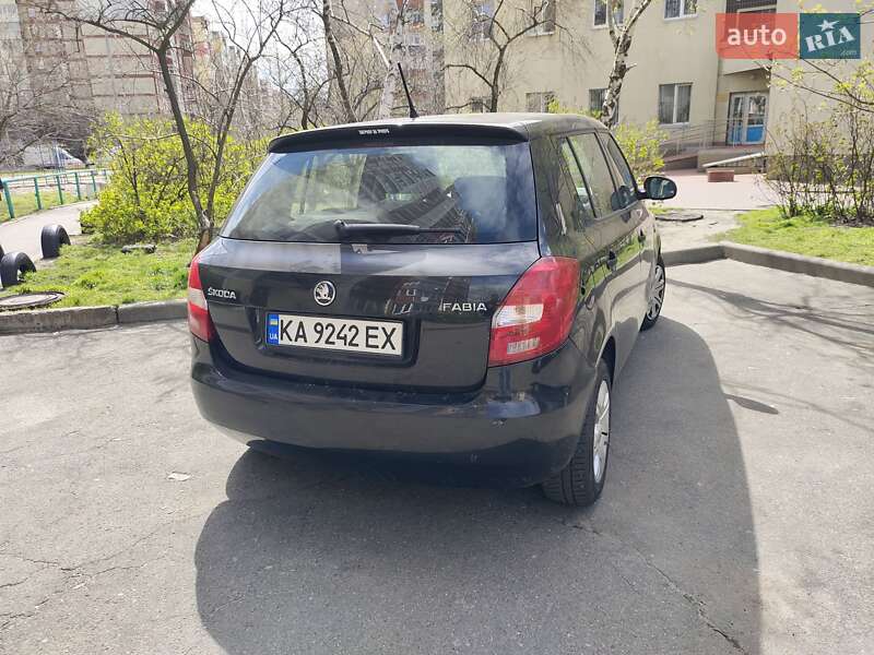 Хэтчбек Skoda Fabia 2014 в Киеве
