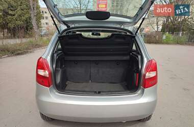 Хэтчбек Skoda Fabia 2010 в 