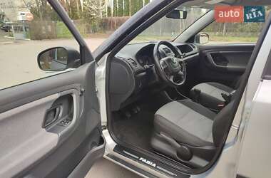 Хэтчбек Skoda Fabia 2010 в 