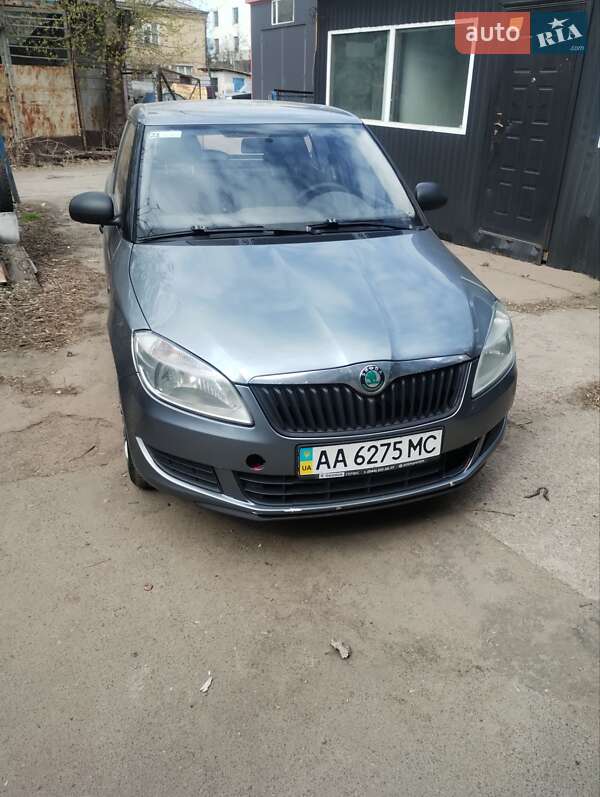 Хэтчбек Skoda Fabia 2012 в 