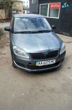 Хэтчбек Skoda Fabia 2012 в 