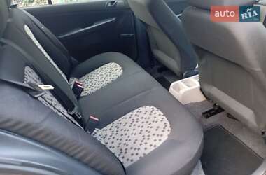 Хэтчбек Skoda Fabia 2006 в 