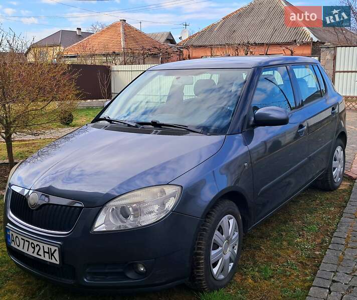 Хэтчбек Skoda Fabia 2007 в 