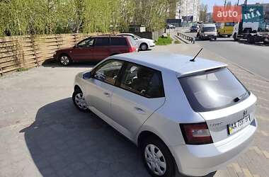 Хетчбек Skoda Fabia 2015 в 