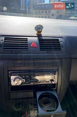 Хэтчбек Skoda Fabia 2003 в 
