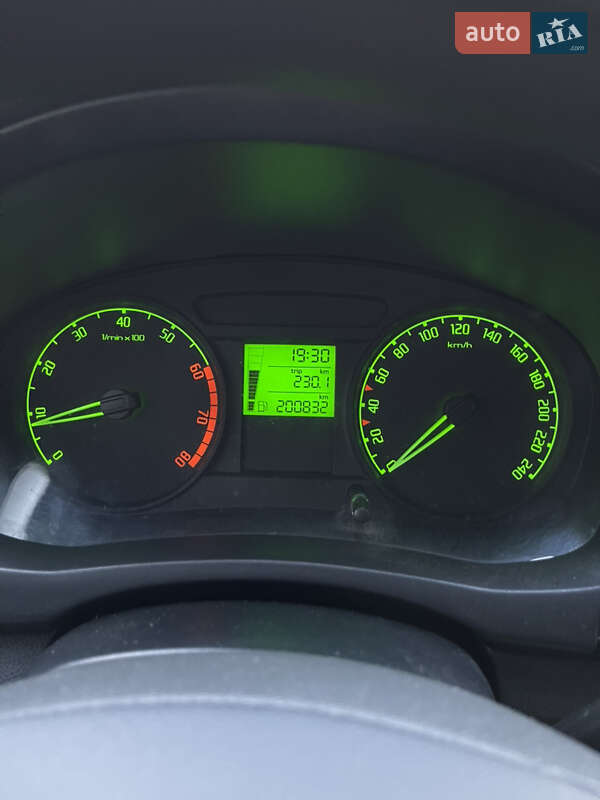 Універсал Skoda Fabia 2009 в Новояворівську