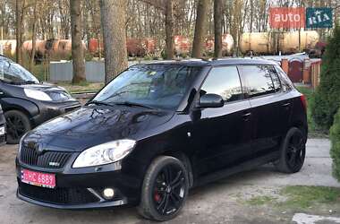 Хэтчбек Skoda Fabia 2011 в 