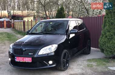 Хэтчбек Skoda Fabia 2011 в 