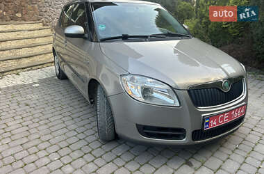 Хэтчбек Skoda Fabia 2007 в 